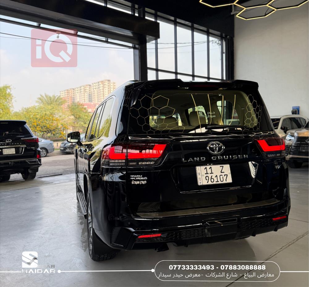 تۆیۆتا لاند کروزەر